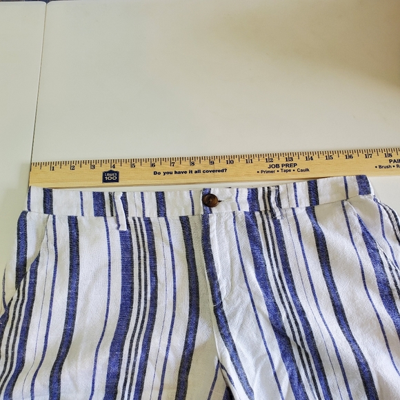 Old Navy Shorts - Picture 6 of 8